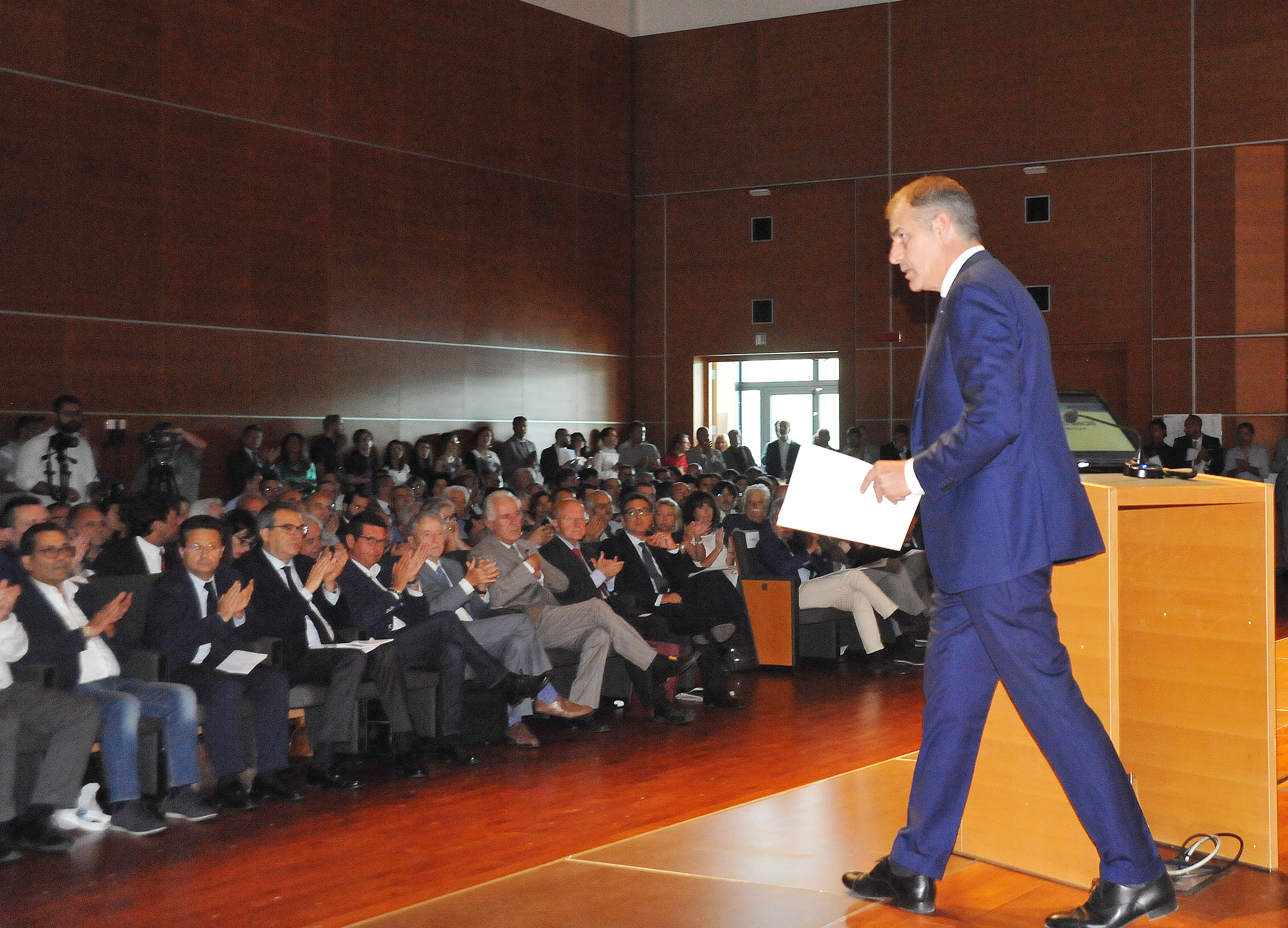 Francesco Macr l aretino che ha portato Estra ai vertici in