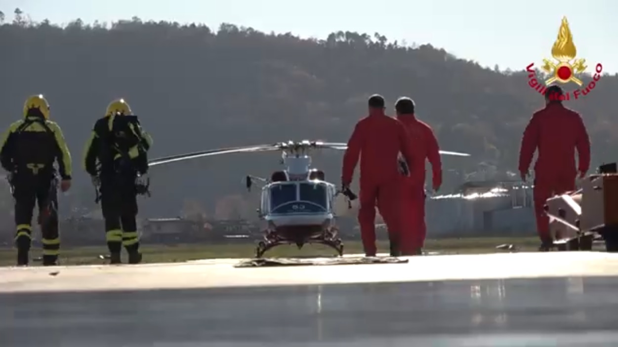 Gli auguri dei Vigili del Fuoco. Con le immagini girate dall