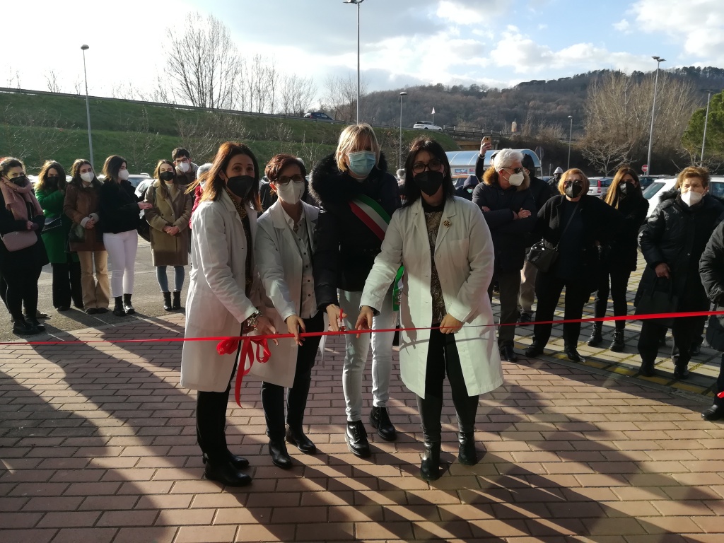 Castelnuovo di Subbiano una nuova farmacia tutta al femminile