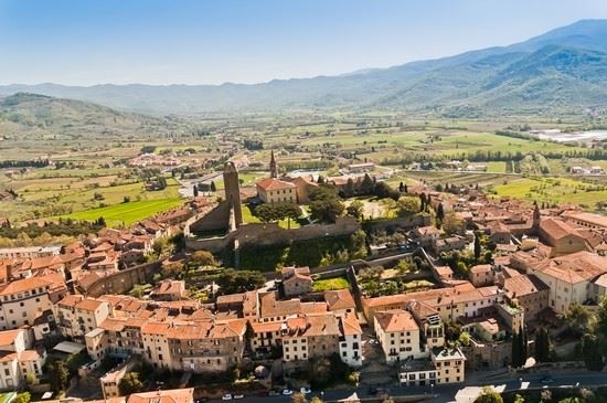 Libri musica arte. Castiglion Fiorentino si prepara a un weekend