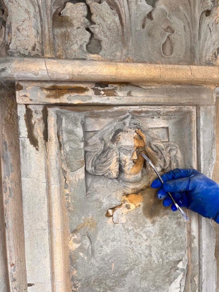 Cattedrale di Arezzo azienda della moda in campo per il restauro