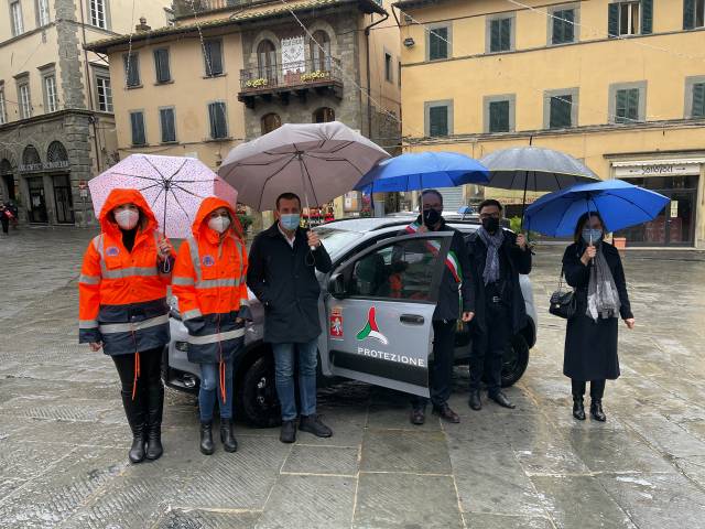 cortona lucheroni ortolani roberto banelli meoni storchi daniela banelli - donazione auto.jpg