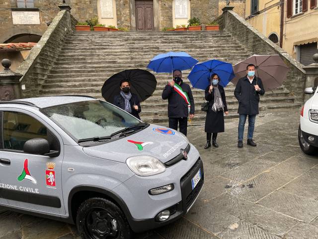 cortona storchi meoni daniela e roberto banelli - donazione auto.JPG