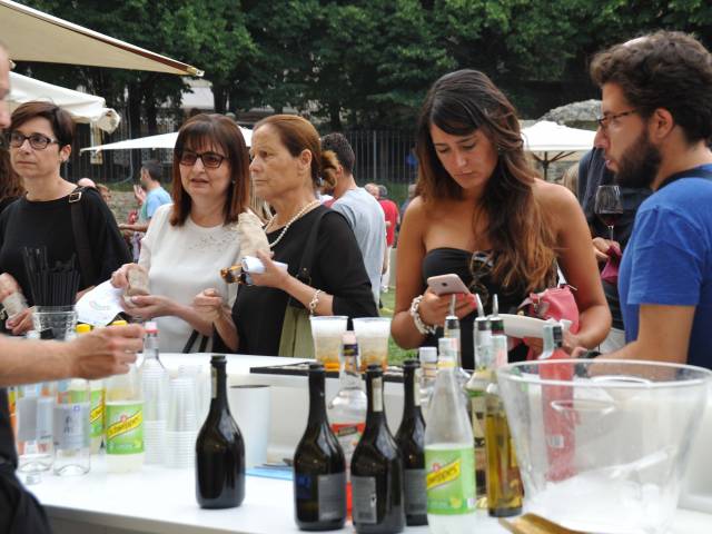 Arezzo-anfiteatro-aperitivo-estate (17).jpg