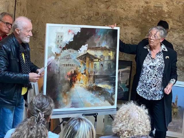 foto 3 - un momento delle premiazioni del 2023 con il vincitore Massimo Riccò e Mariangela Baldi, presidente di Art-Ecò.jpg