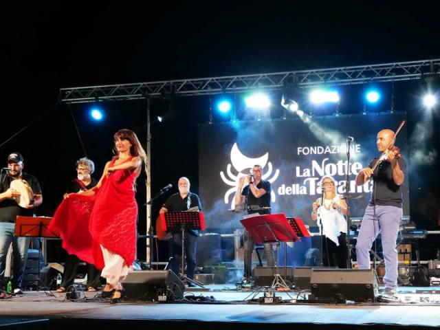 Briganti di Terra d Otranto al Festival della Notte della Taranta.jpg