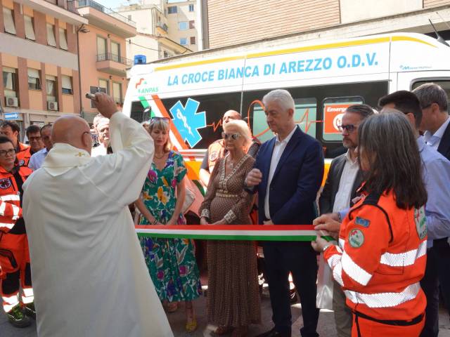 Fondazione Graziella - Donazione ambulanza(4).jpeg