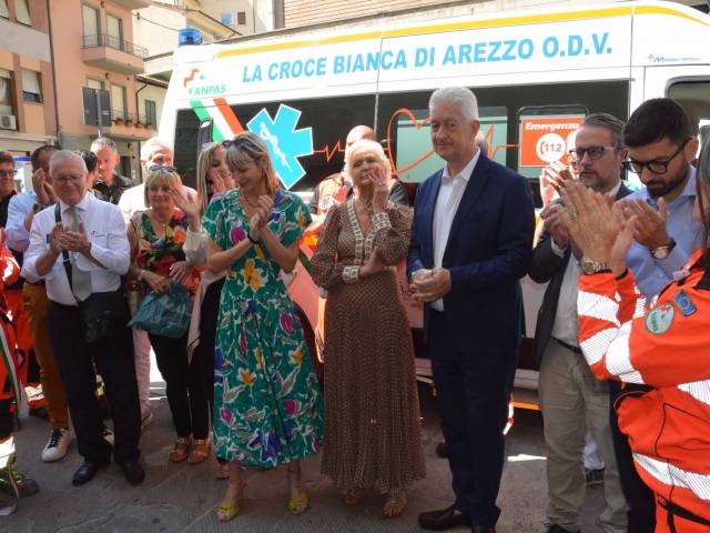 Fondazione Graziella - Donazione ambulanza(8).jpeg