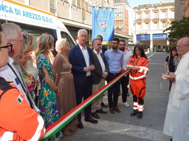 Fondazione Graziella - Donazione ambulanza(5).jpeg