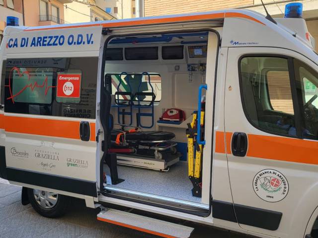 Fondazione Graziella - Donazione ambulanza(23).jpg