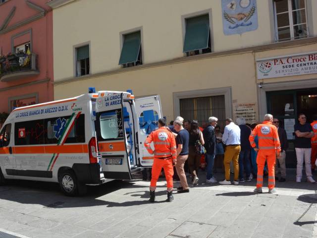 Fondazione Graziella - Donazione ambulanza(12).jpeg