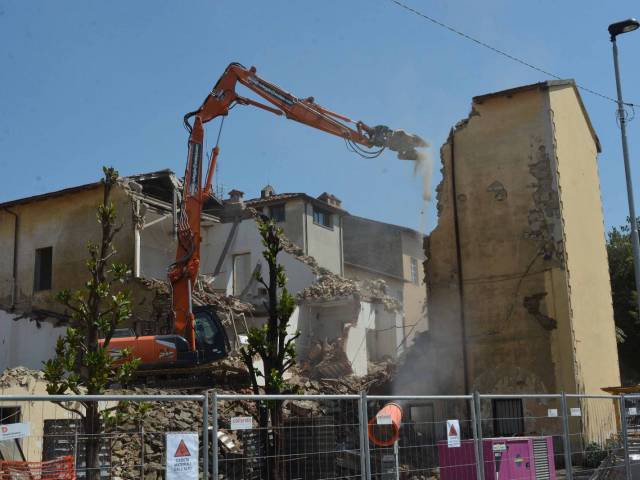 ex palazzina comando_cadorna_demolizione (3).jpeg