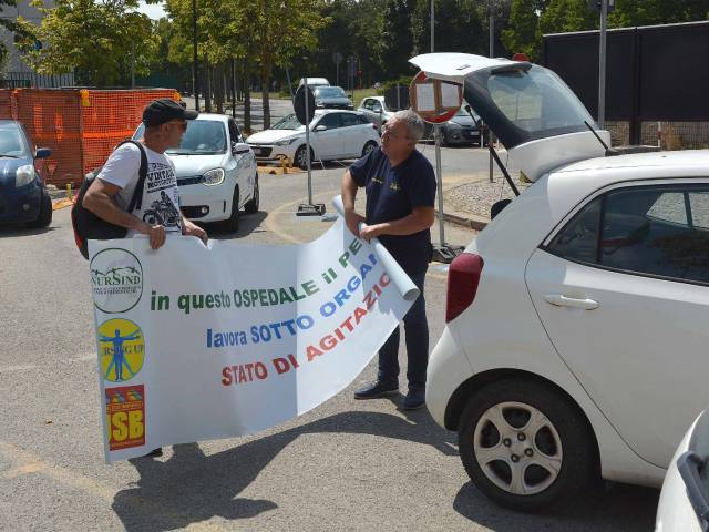 protesta infermieri_san donato (1).jpeg