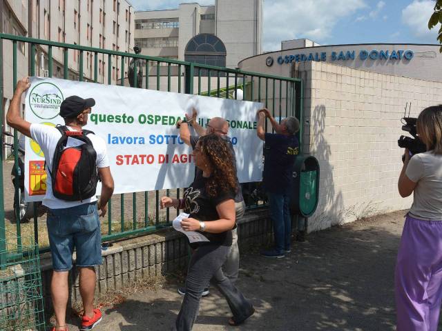 protesta infermieri_san donato (5).jpeg