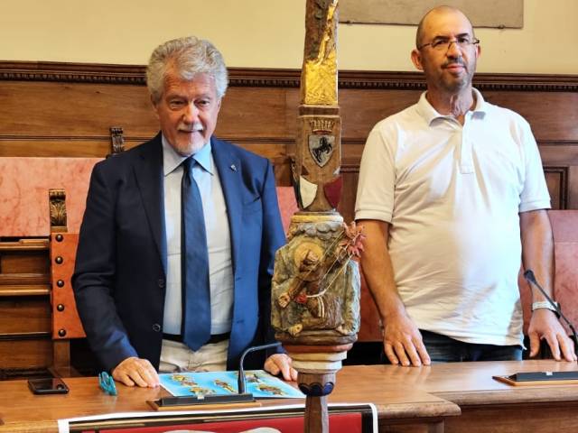 sindaco ghinelli e massimo boncompagni presidente centro arezzo.jpeg