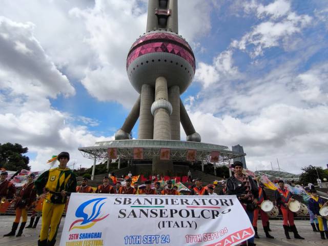 Sbandieratori in Cina (11).jpeg