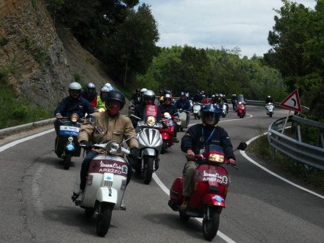 Vespa Club Arezzo - VespArezzo (1).jpg