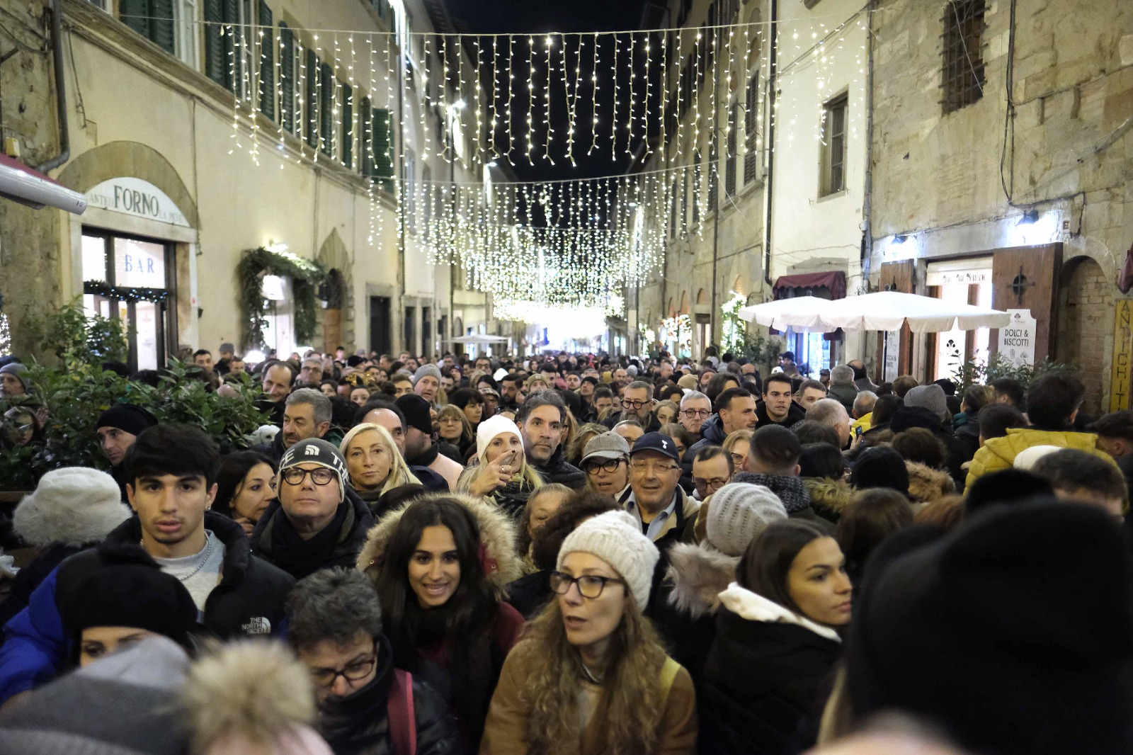 Per Natal neanche a Poti si trova un parcheggio, ma se i parcheggi fossero vuoti sarebbe anche peggio