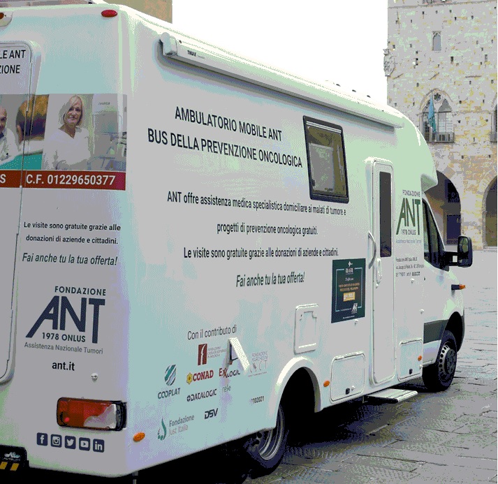 Tre giornate di visite gratuite di Progetto melanoma ANT in Piazza San Jacopo ad Arezzo