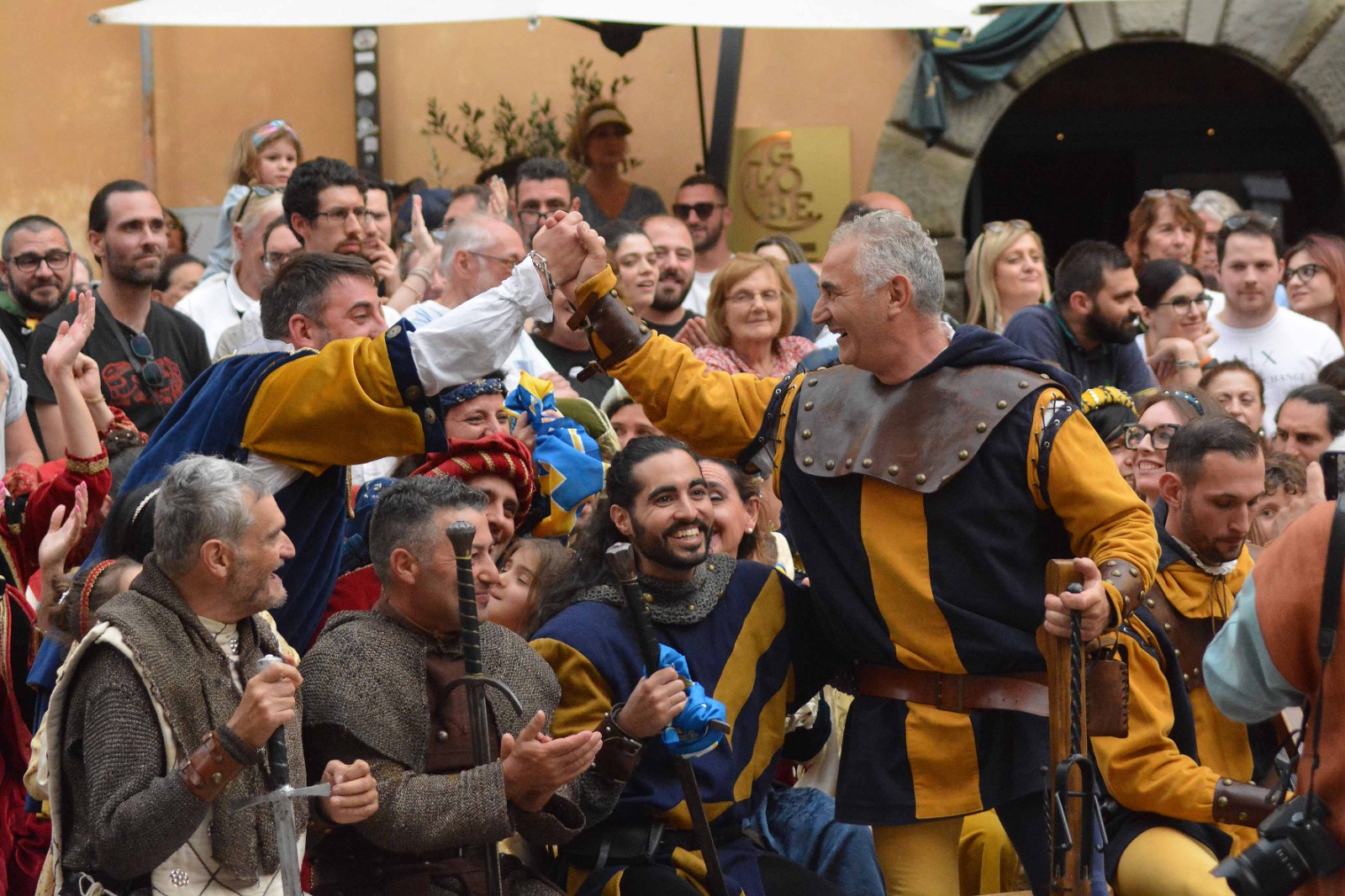 Giostra dell’Archidado, la gara con le verrette e il trionfo di San Vincenzo – Foto