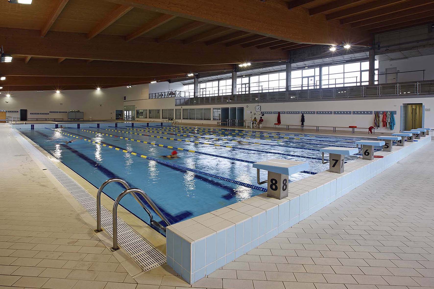 Un corso gratuito di nuoto nell’autunno del Palazzetto del Nuoto