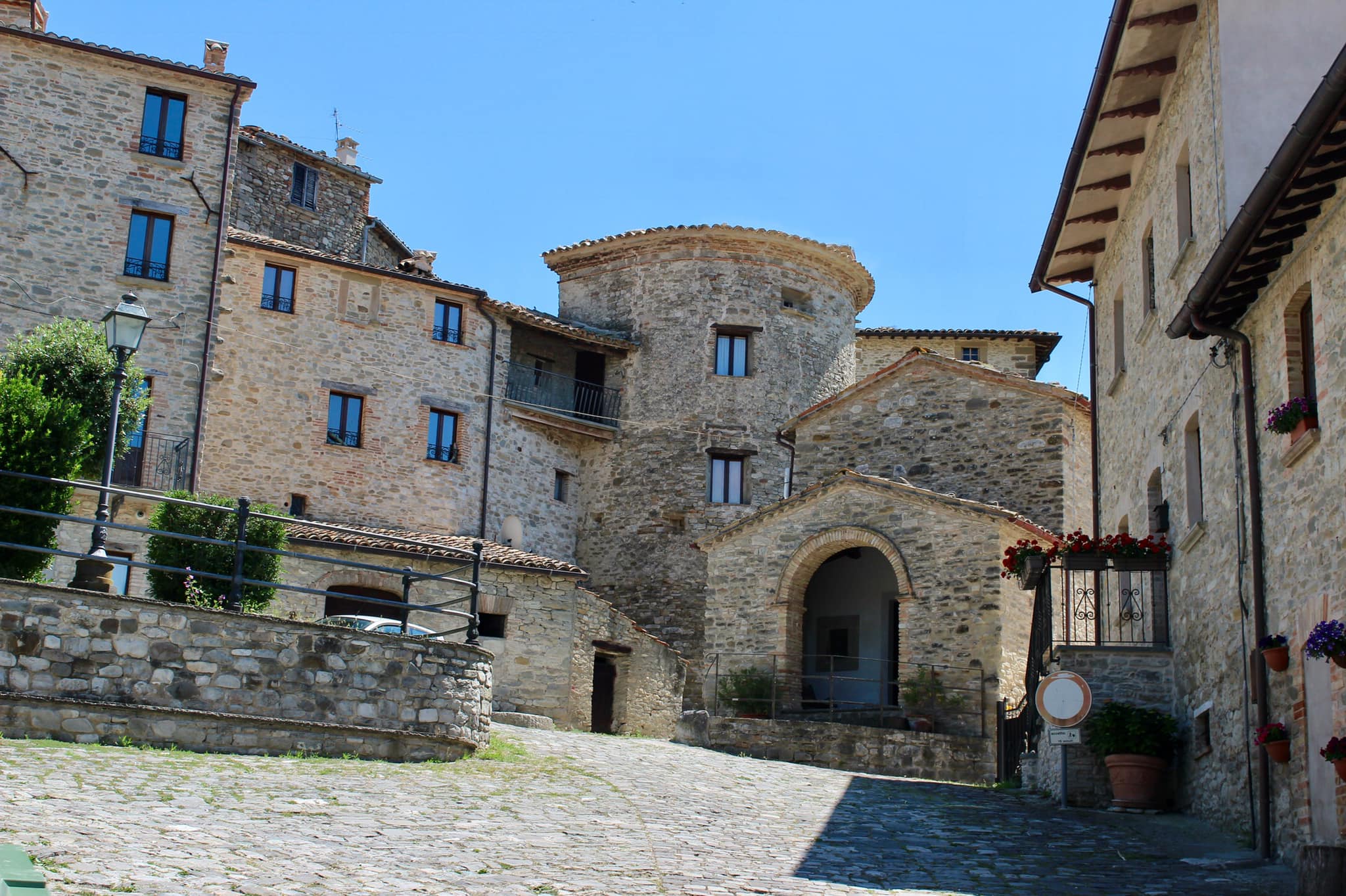 L’antico Borgo di Monterone e il suo Araldico