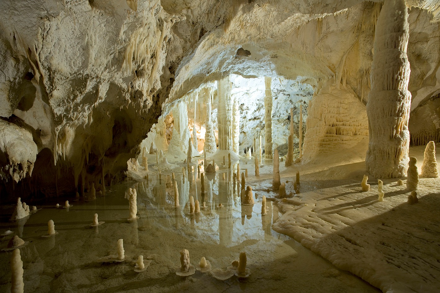 Le Grotte di Frasassi portano Gormiti – The New Era nelle scuole di Arezzo per insegnare la sostenibilità ambientale