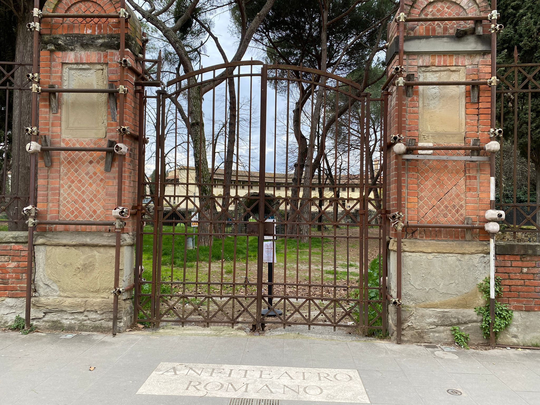 Il caso dell’Anfiteatro Romano di Arezzo chiuso arriva in Regione