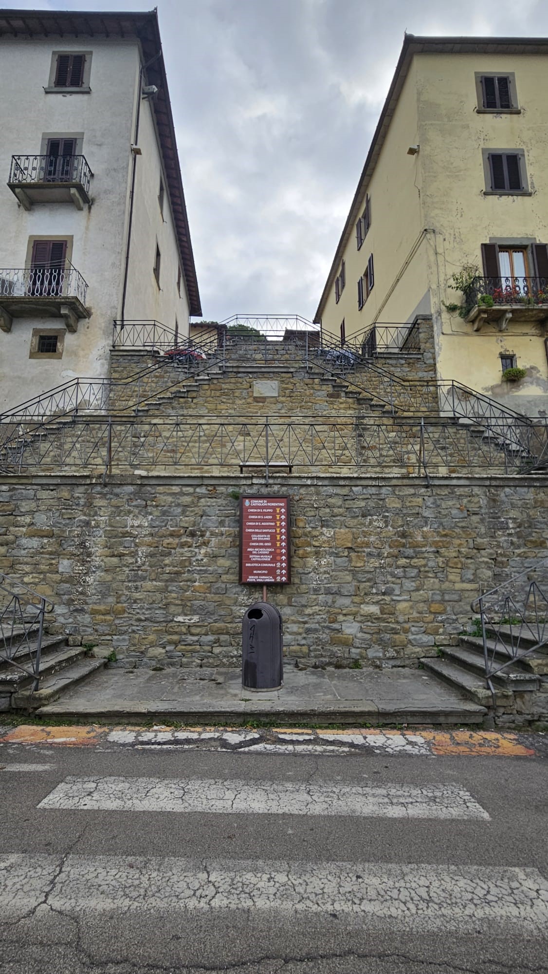 Castiglion Fiorentino, lavori al percorso pedonale “Le scalette”