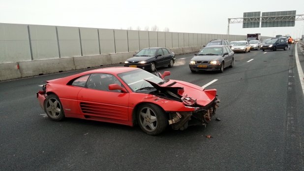 Tra le finaliste vince il meticciato, mentre l’escluso Ninja distrugge una Ferrari nuova di zecca ad Arezzo