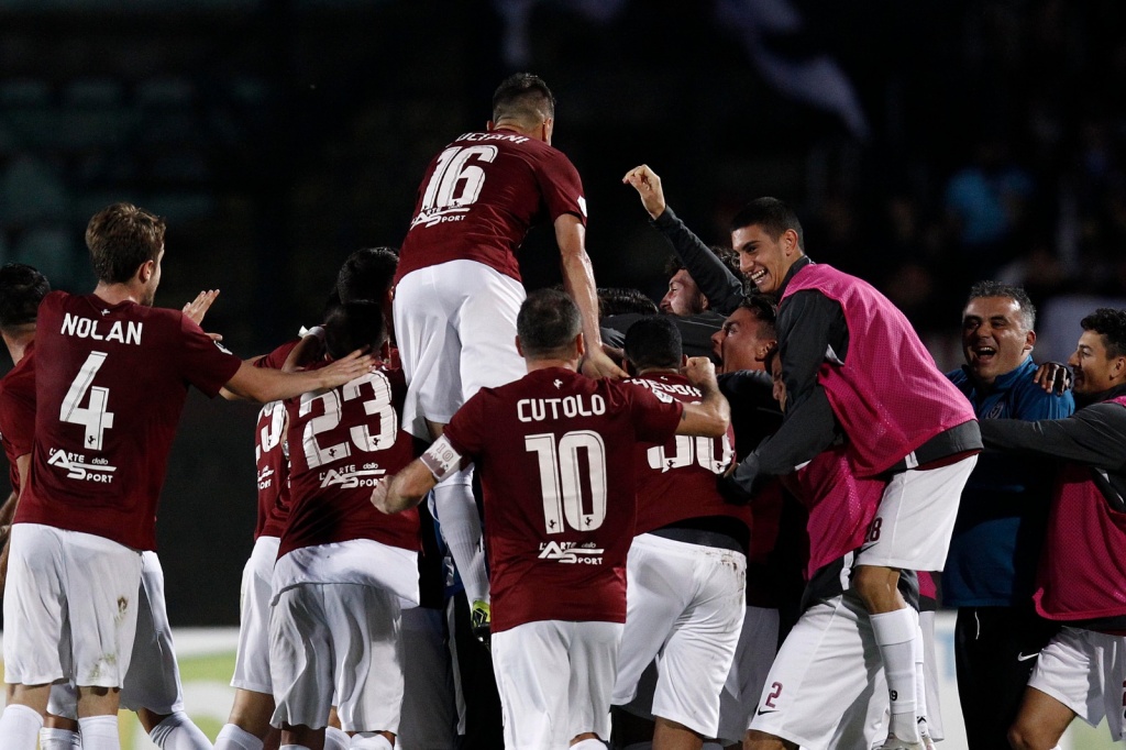 Arezzo a un passo dal trionfo: il sogno dei tre punti nel derby di Siena sfuma sul più bello