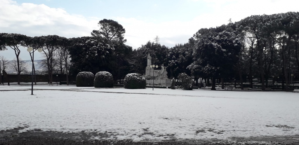 Neve marzolina: spruzzata su Arezzo, risveglio imbiancato in Casentino e Valtiberina