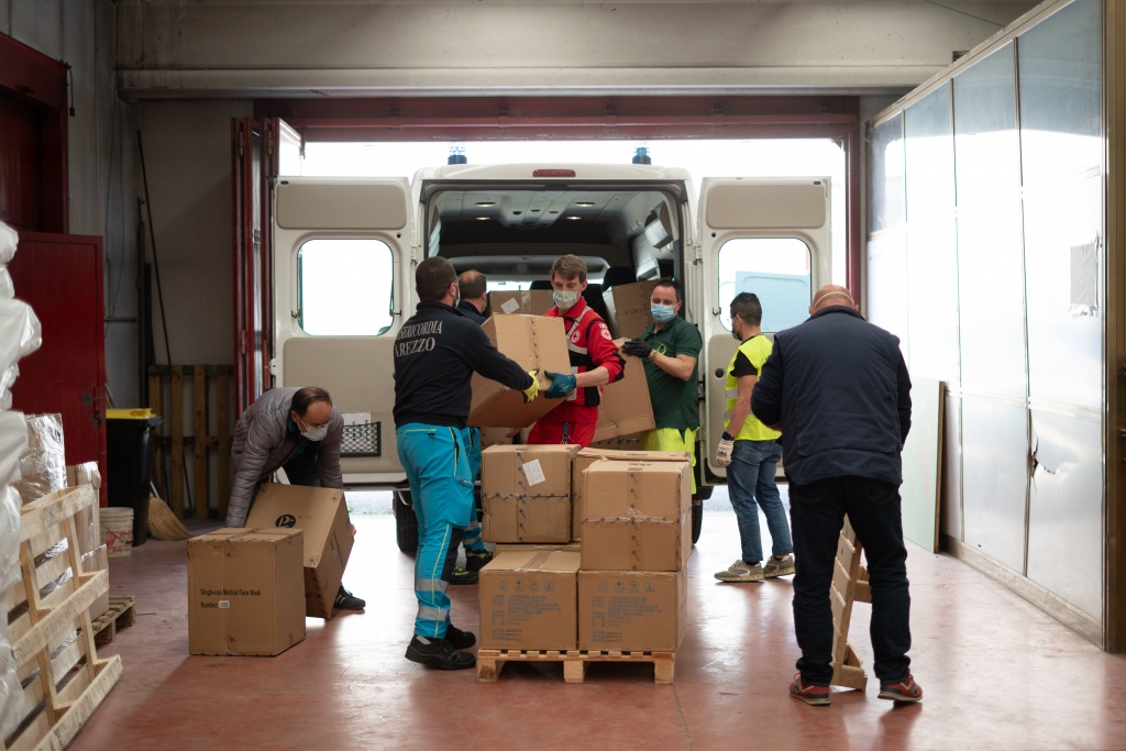 Dentro l’emergenza coronavirus ad Arezzo: il lavoro dei volontari