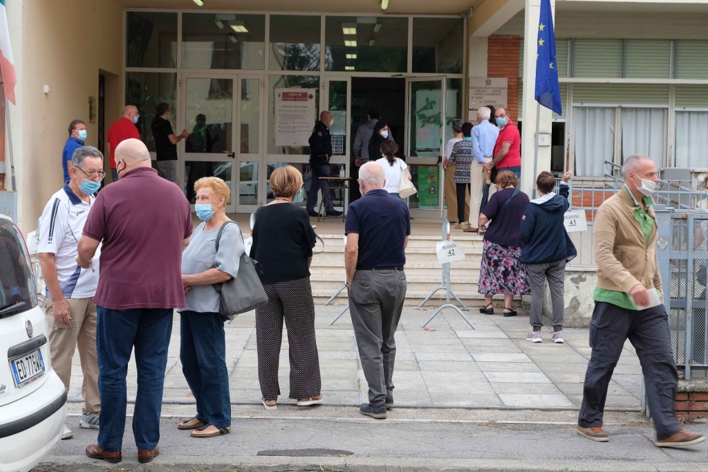 Comunali, regionali e referendum: gli aretini al voto, i candidati, le operazioni di spoglio