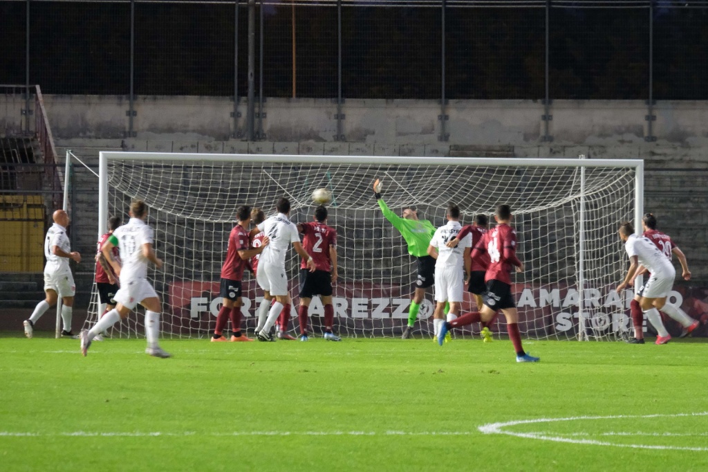 Arezzo Padova 0-5, la disfatta amaranto per immagini Foto