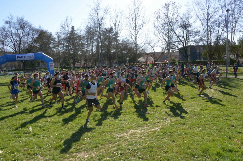 Festa del Cross al Parco Pertini, trionfa l’azzurro Chiappinelli. Le immagini della giornata