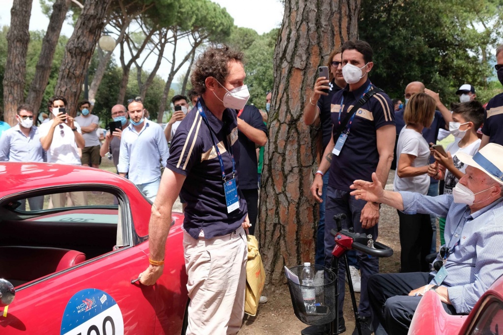 Mille miglia, John Elkann entusiasta delle bellezze di Arezzo. Prossimo G7 da noi. Toscana bianca