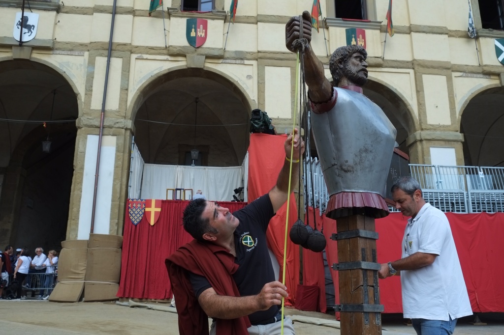 Rientro dalle ferie in salsa aretina. Giostra: solo il Buratto senza green pass. Ghinelli più veloce di Agnelli