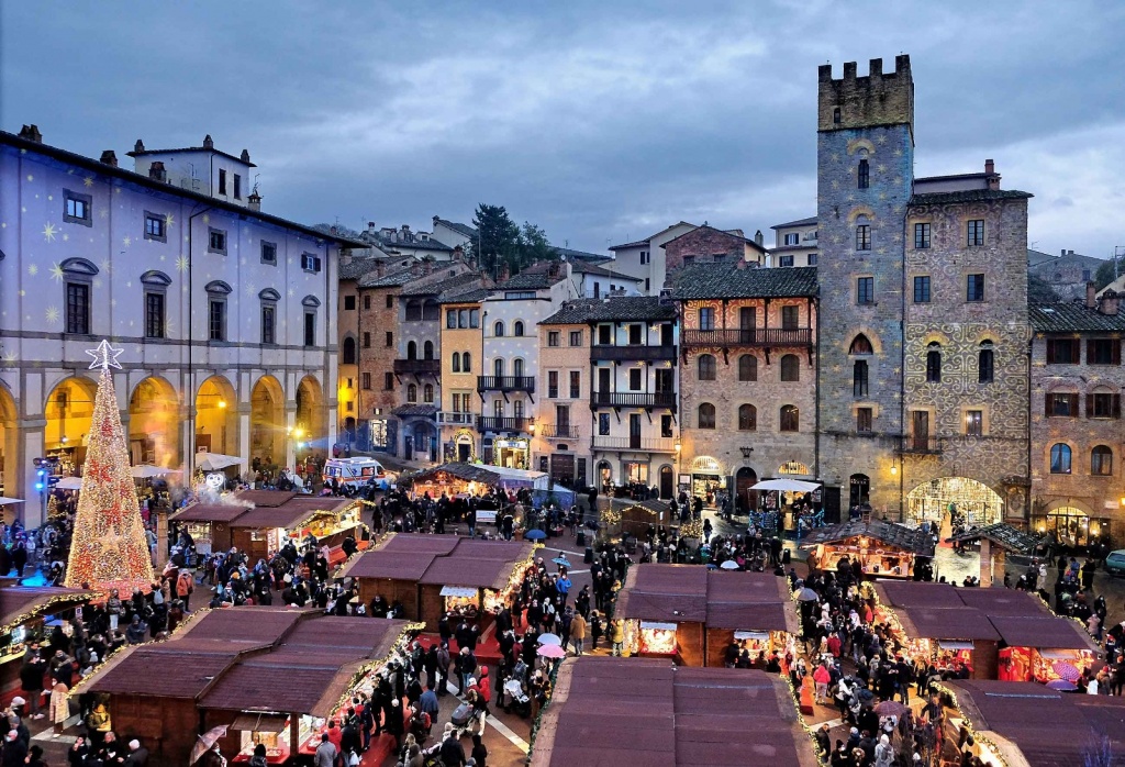 Arezzo Città del Natale e Fiera Antiquaria, un week end da ricordare