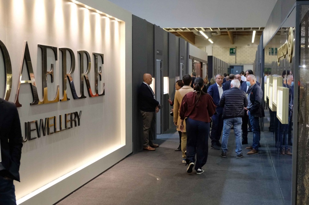 L’oro aretino torna a brillare. Arezzo24 tra gli stand e i protagonisti della Fiera – Foto