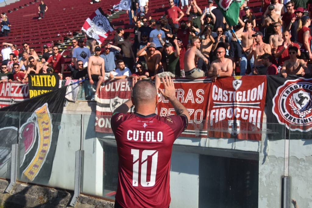 L’Arezzo centra gli spareggi promozione col futuro in tribuna. E Cutolo saluta la curva – Foto