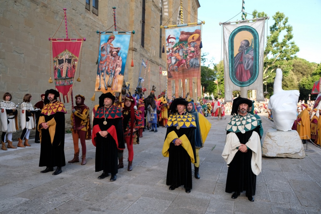 Giostra, verso la Piazza: il corteggio storico – La gallery Arezzo 24