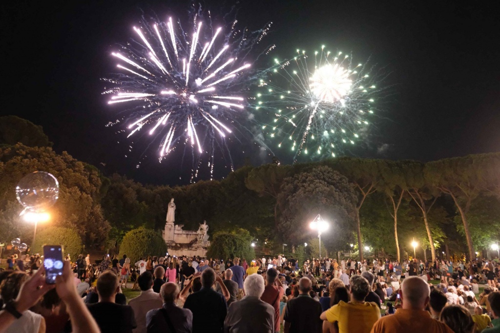 Festa di San Donato, incantano i fuochi artificiali – Foto