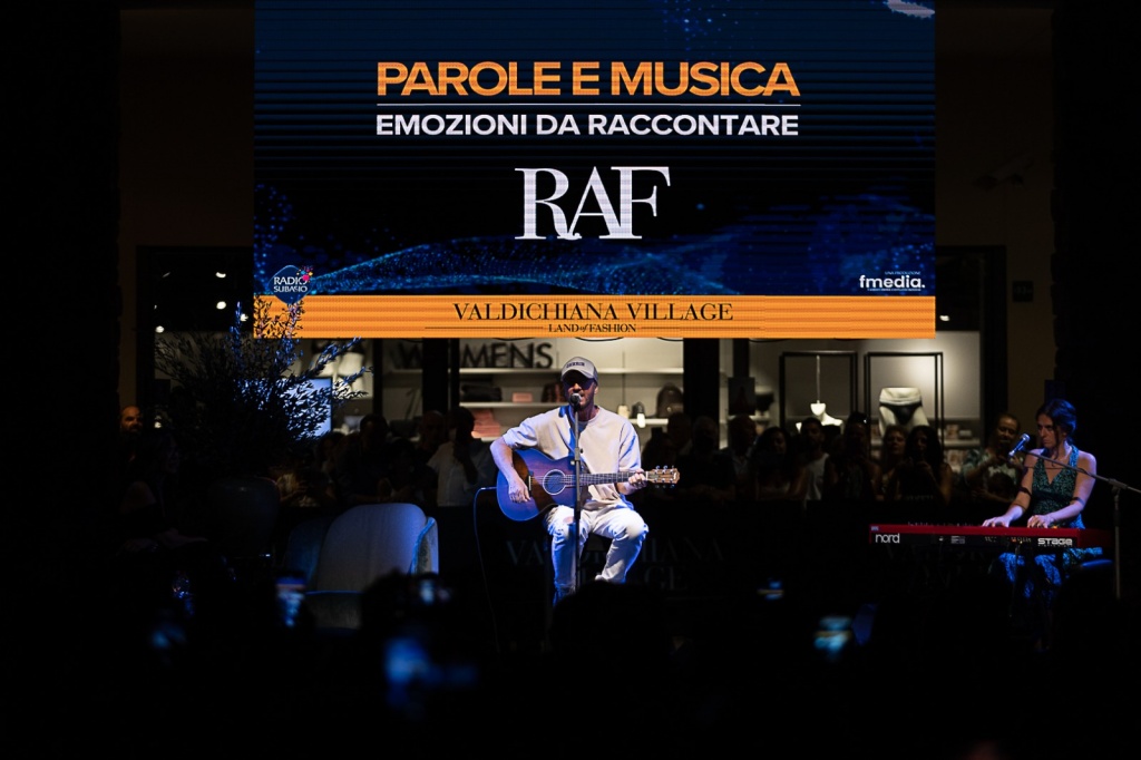 Raf, la gallery della serata “Parole e musica” al Valdichiana Village – Foto