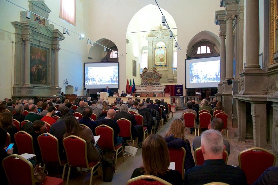 Cento dentisti a Cortona per la ricerca e la solidarietà