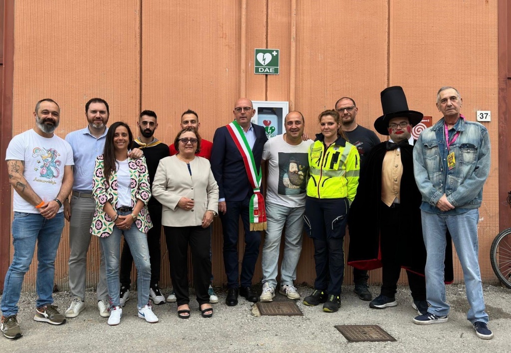 Divertirsi in sicurezza: un defibrillatore per i Cantieri del Carnevale di Foiano