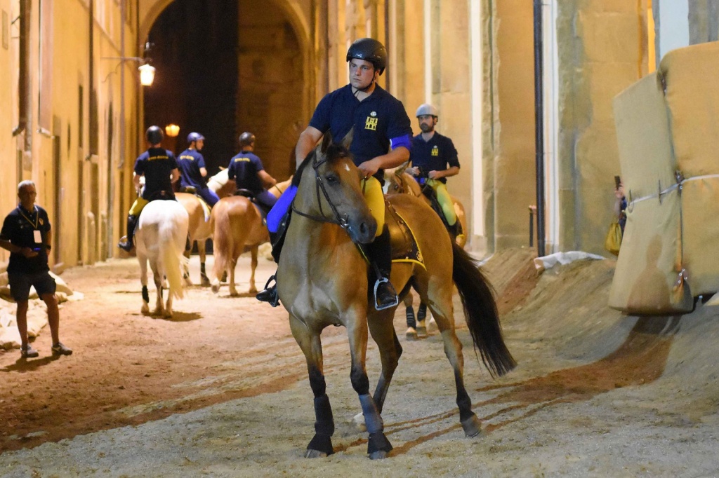 Animalisti e Giostra, ferie in salsa aretina e ristoranti