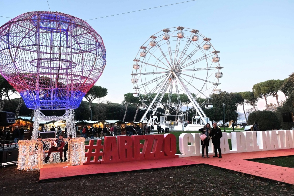 Arezzo Città del Natale accende di festa la città – Foto